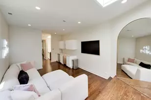 45 E Division St, Chicago, IL 60610 - Photo 33