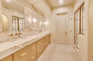 45 E Division St, Chicago, IL 60610 - Photo 25