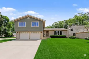 1621 N Belmont Ave, Arlington Heights, IL 60004 - Photo 1