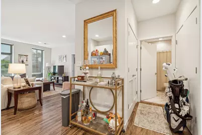 1045 W Cornelia Avenue #302, Chicago, IL 60657 - Photo 9