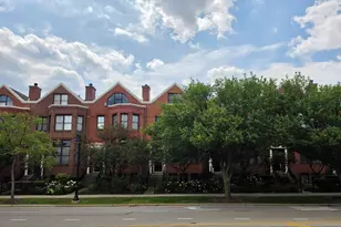 2085 Valor Ct, Glenview, IL 60026 - Photo 3