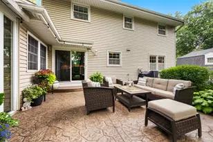 80 Bluebird Ln, Naperville, IL 60565 - Photo 17