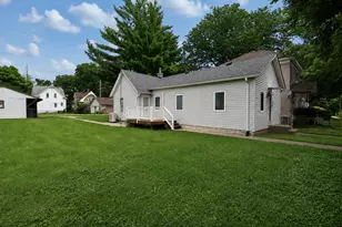 312 E North St, Morris, IL 60450 - Photo 1