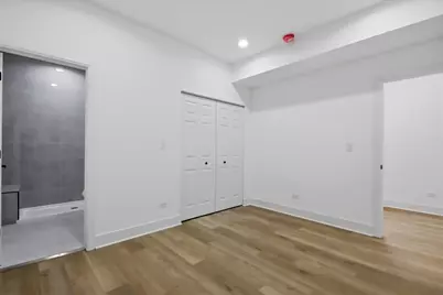 3116 W Montrose Avenue, Chicago, IL 60618 - Photo 9
