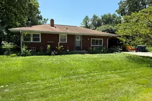 6100 Pershing Ave, Downers Grove, IL 60516 - Photo 3