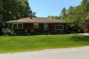 6100 Pershing Ave, Downers Grove, IL 60516 - Photo 1