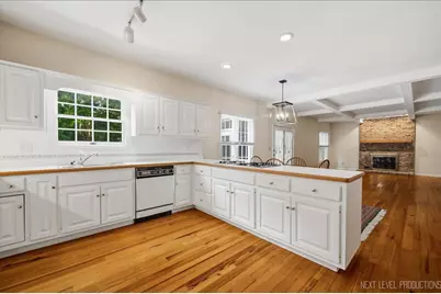 501 Pin Oak Court, Saint Charles, IL 60174 - Photo 7