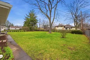 1430 E Emmerson Ln, Mount Prospect, IL 60056 - Photo 27