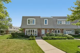 739 Concorde Dr, Highland Park, IL 60035 - Photo 1