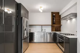 555 W Cornelia Ave, Chicago, IL 60657 - Photo 9