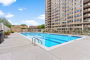 555 W Cornelia Ave, Chicago, IL 60657 - Photo 17