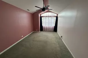 935 Viewpoint Dr, Lake in the Hills, IL 60156 - Photo 15