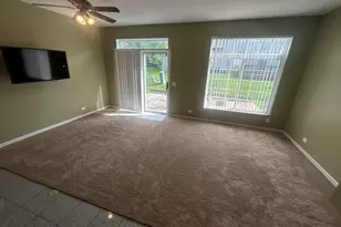935 Viewpoint Dr, Lake in the Hills, IL 60156 - Photo 3