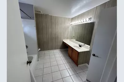 935 Viewpoint Drive, Lake in the Hills, IL 60156 - Photo 19