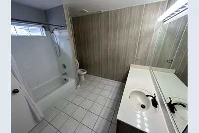 935 Viewpoint Drive, Lake in the Hills, IL 60156 - Photo 19