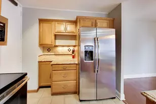201 E Chestnut St, Chicago, IL 60611 - Photo 9