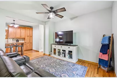 35 W Elm Avenue, Roselle, IL 60172 - Photo 9