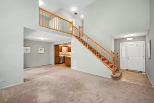 30W023 Laurel Ct, Warrenville, IL 60555 - Photo 7