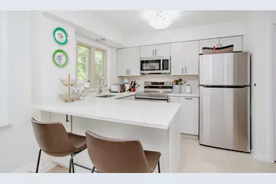 2420 W Talcott Road #211, Park Ridge, IL 60068 - Photo 5