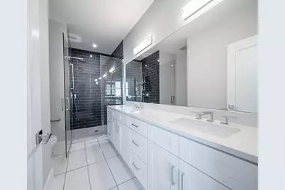 556 W 18th Street, Chicago, IL 60616 - Photo 9