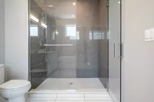 556 W 18th St, Chicago, IL 60616 - Photo 7