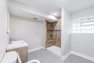 921 N Lorel Ave, Chicago, IL 60651 - Photo 29