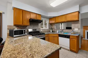 674 Maple Dr, Streamwood, IL 60107 - Photo 9