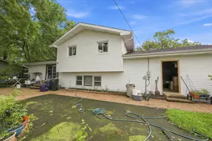 1215 Devonshire Dr, Joliet, IL 60435 - Photo 21