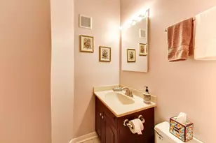 923 W Irving Park Rd, Chicago, IL 60613 - Photo 13