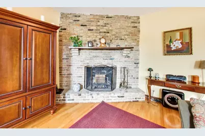 923 W Irving Park Road #2E, Chicago, IL 60613 - Photo 7
