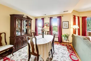 923 W Irving Park Rd, Chicago, IL 60613 - Photo 5