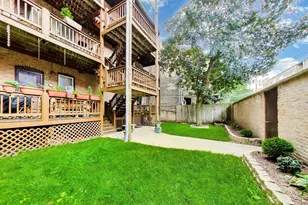 923 W Irving Park Rd, Chicago, IL 60613 - Photo 25