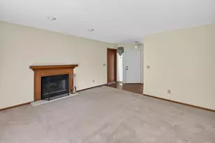 5326 Sandpiper Pl, Loves Park, IL 61111 - Photo 5
