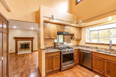 1551 Crowfoot Circle N, Hoffman Estates, IL 60169 - Photo 15