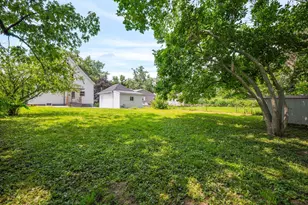 1108 S Clayton St, Bloomington, IL 61701 - Photo 25