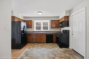 4015 W 105th St, Oak Lawn, IL 60453 - Photo 7