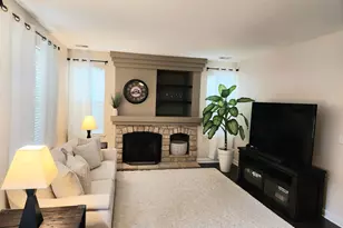 240 Grand Ridge Rd, Saint Charles, IL 60175 - Photo 9