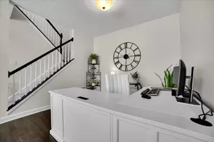 240 Grand Ridge Rd, Saint Charles, IL 60175 - Photo 11