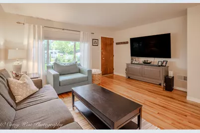 398 W Saint Charles Road, Elmhurst, IL 60126 - Photo 13