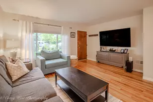 398 W St Charles Rd, Elmhurst, IL 60126 - Photo 13