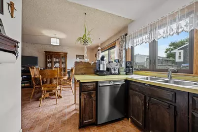 205 Robbin Drive, Romeoville, IL 60446 - Photo 9