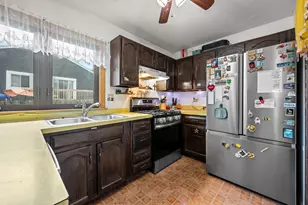 205 Robbin Dr, Romeoville, IL 60446 - Photo 7