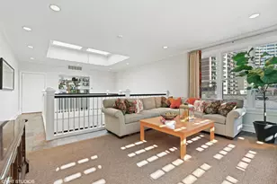 38 E Elm St, Chicago, IL 60611 - Photo 37