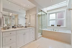 38 E Elm St, Chicago, IL 60611 - Photo 29