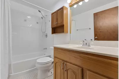 117 Cotuit Court #117, Schaumburg, IL 60193 - Photo 11