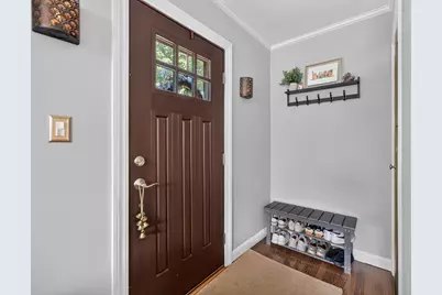 221 N Chester Avenue, Park Ridge, IL 60068 - Photo 3