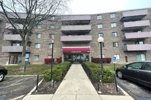 1460 Fairlane Dr, Schaumburg, IL 60193 - Photo 1