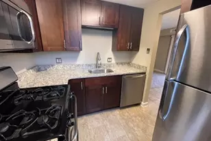 1460 Fairlane Dr, Schaumburg, IL 60193 - Photo 7