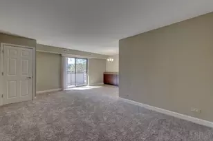 1460 Fairlane Dr, Schaumburg, IL 60193 - Photo 3