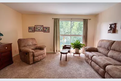 31 Circle Drive W, Montgomery, IL 60538 - Photo 3